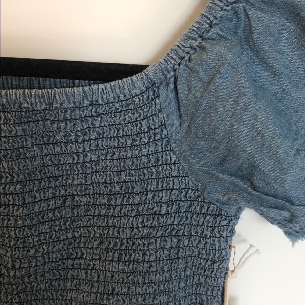 Forever 21 Ruffle crop - Picture 2 of 5
